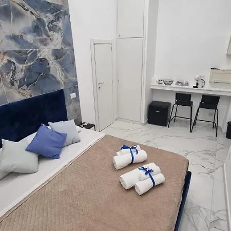 Dint ' O Vico San Petrillo * נאפולי