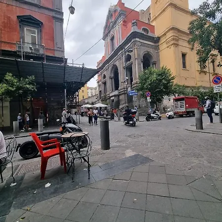 Dint ' O Vico San Petrillo * Neapol